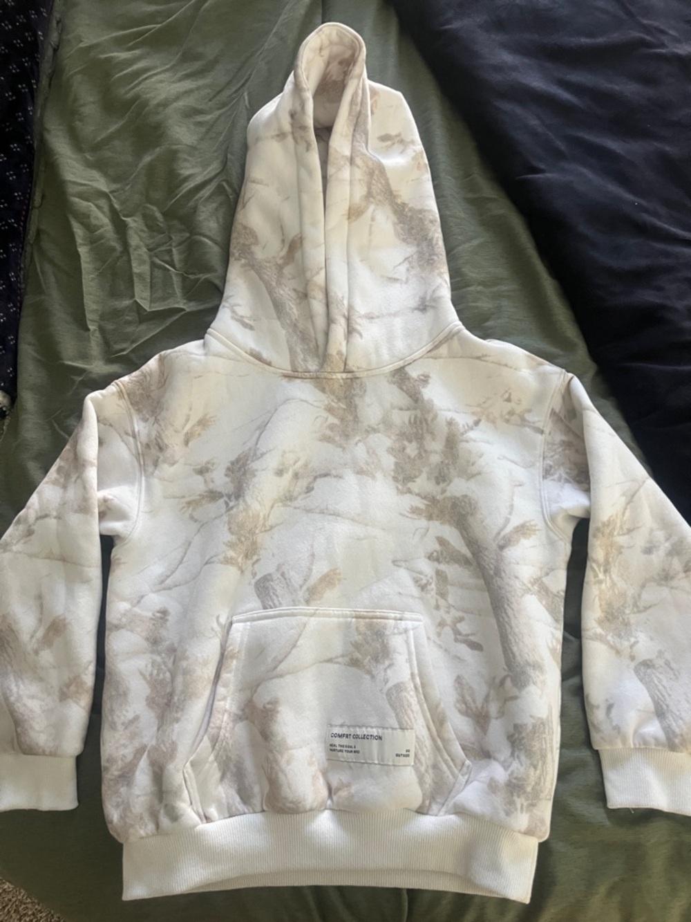 Comfrt Collection "White Oak" Camo Weighted Hoodie - Kids Small